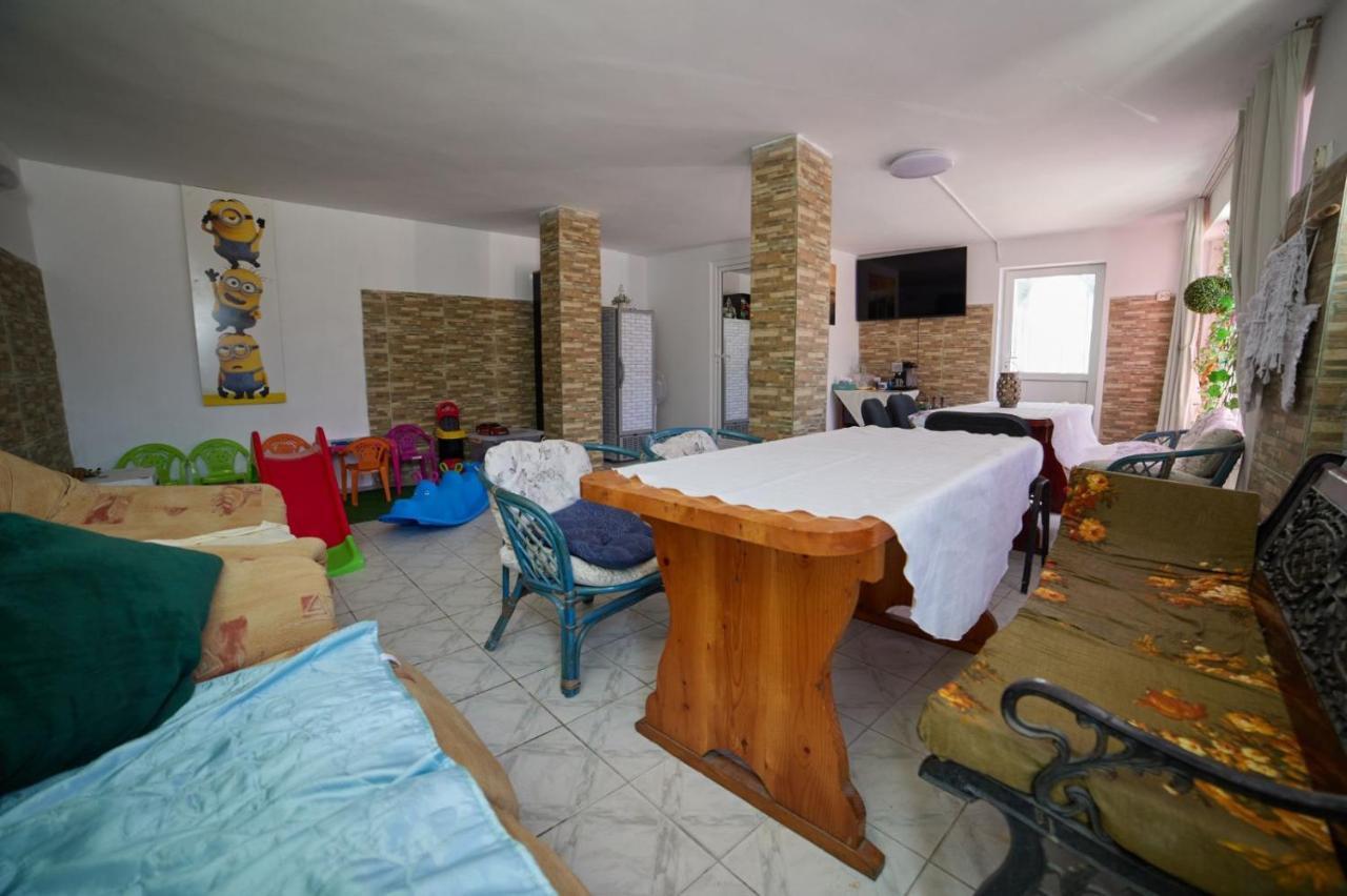 Vila Traian Si Teodora Костинешти Экстерьер фото