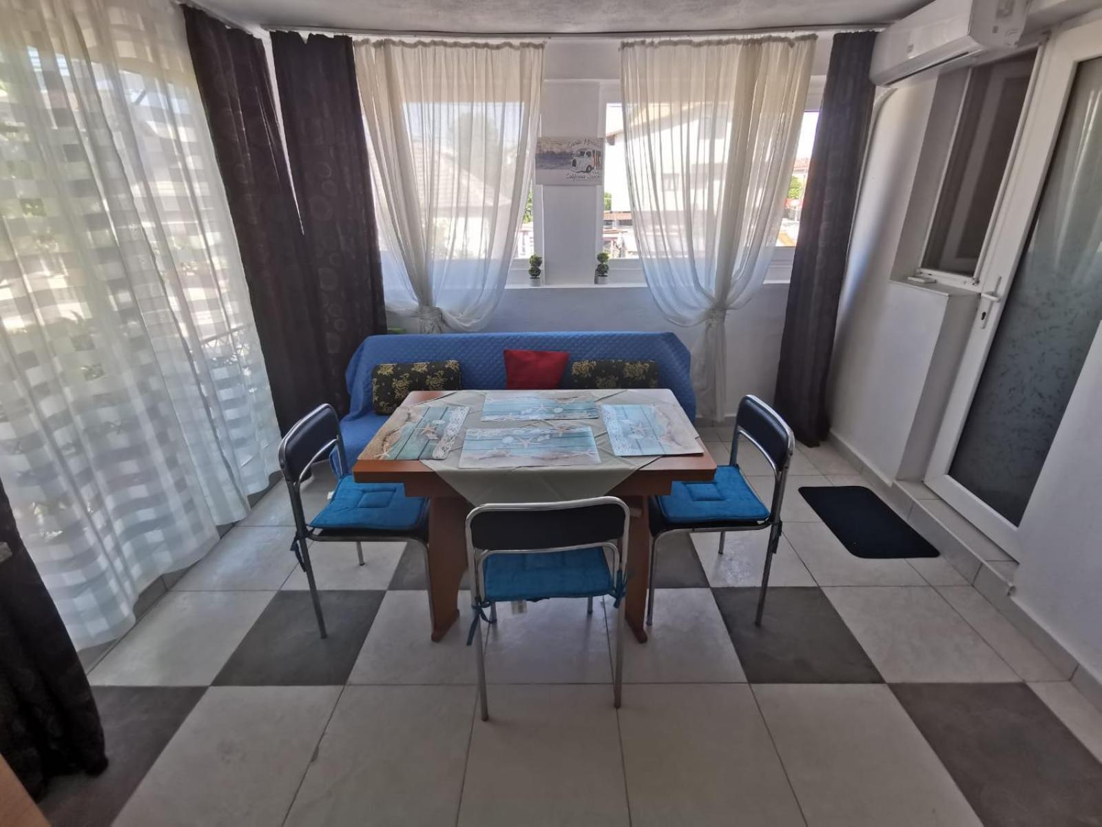 Vila Traian Si Teodora Костинешти Номер фото